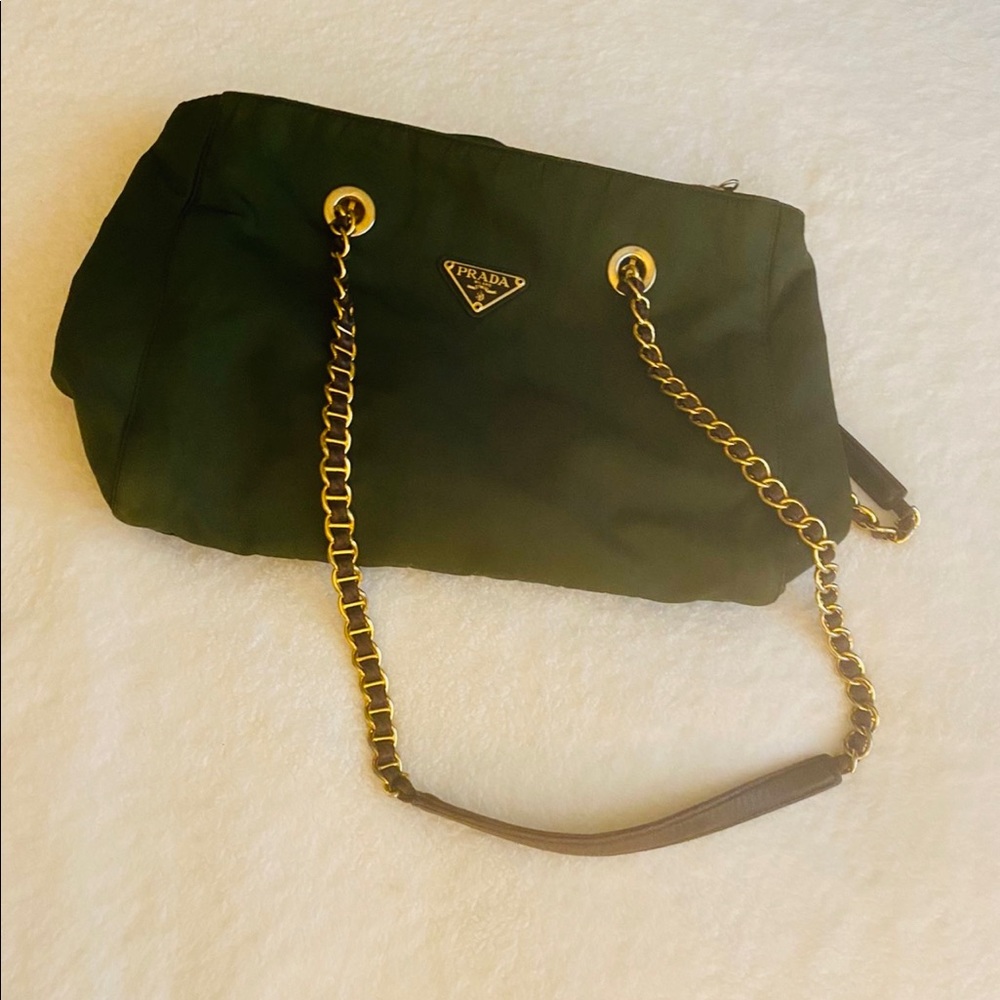 PRADA
Tessuto Nylon Chain Shoulder Bag